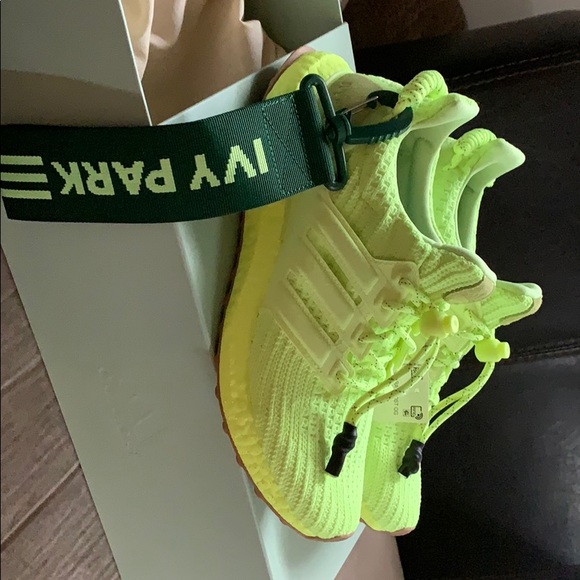 Sold! Hype IVY PARK Beyonce Boost - Picture 2 of 5